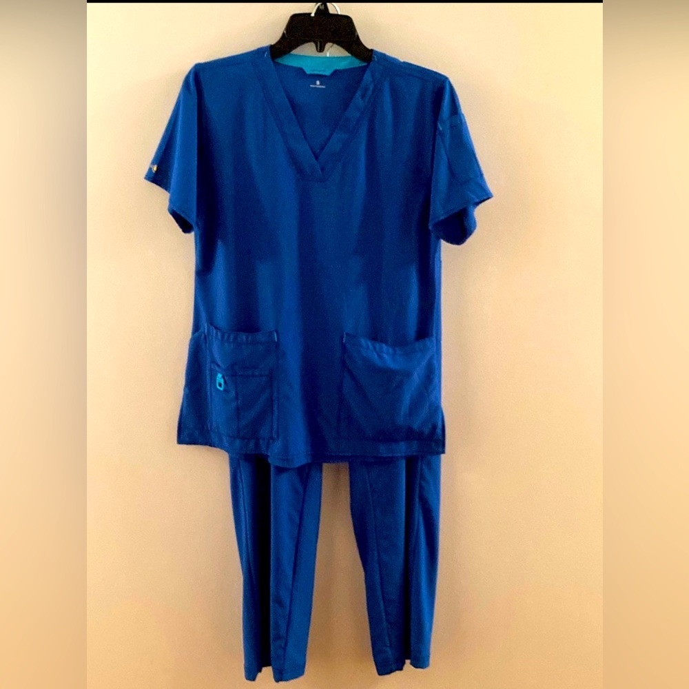 Women’s Carhartt Scrubs size S